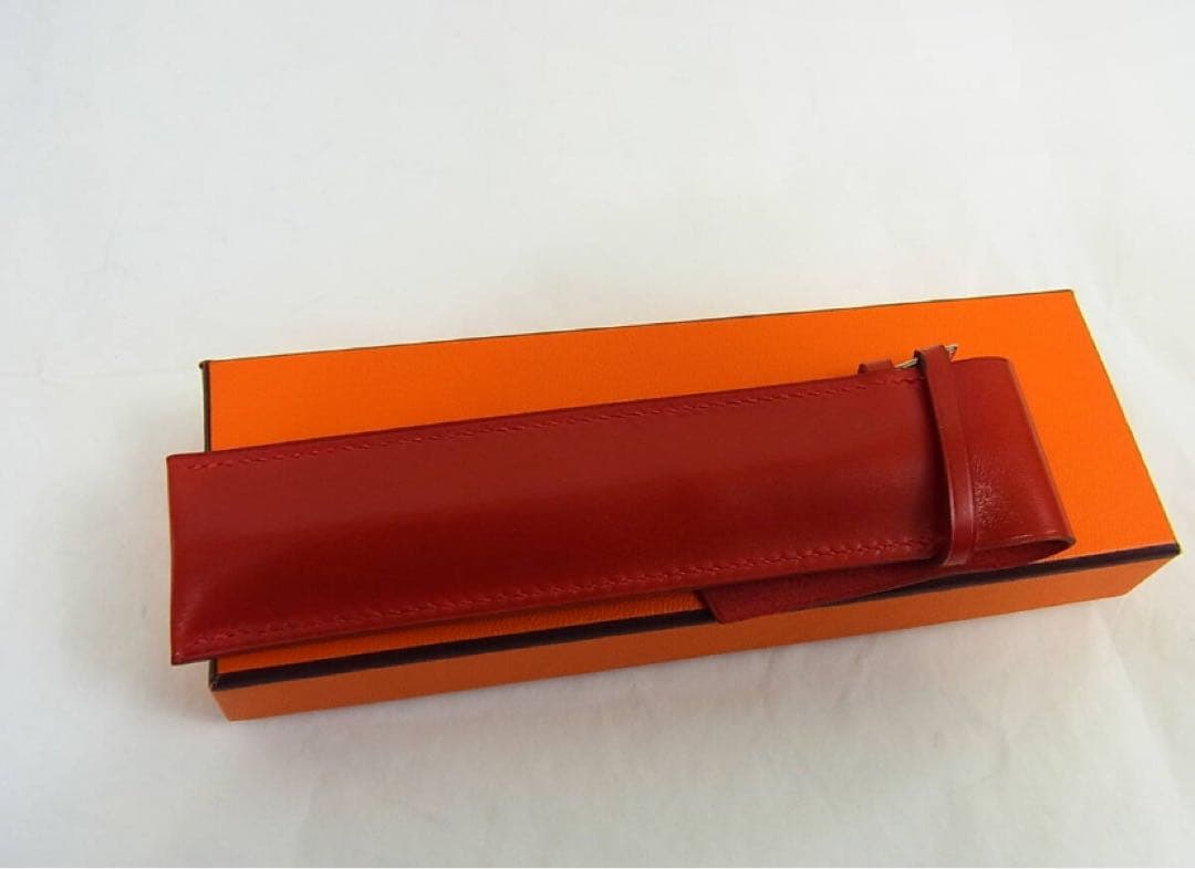 未使用　最安値　エルメス レザー ぺンケース　レッド