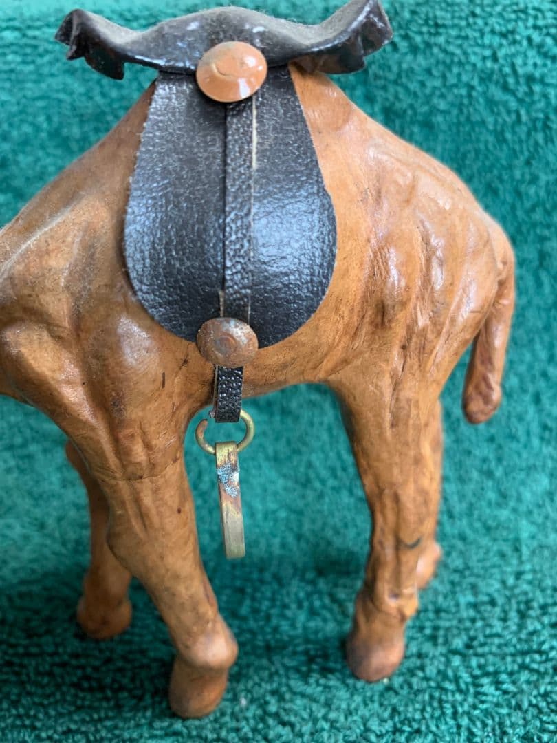 入手不可能！ラクダ皮で作ったラクダ人形 ハンドメイド 希少品