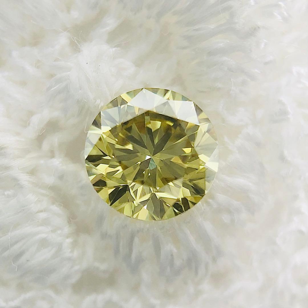 アクセサリー 0.365ct F. Deep Brownish Greenish Yellow