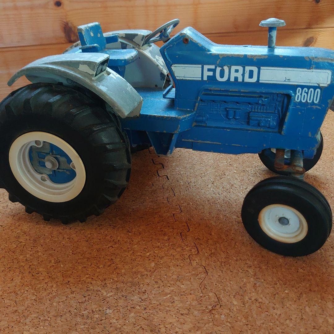 Ford 8600 Tractor トラクター ビンテージ
