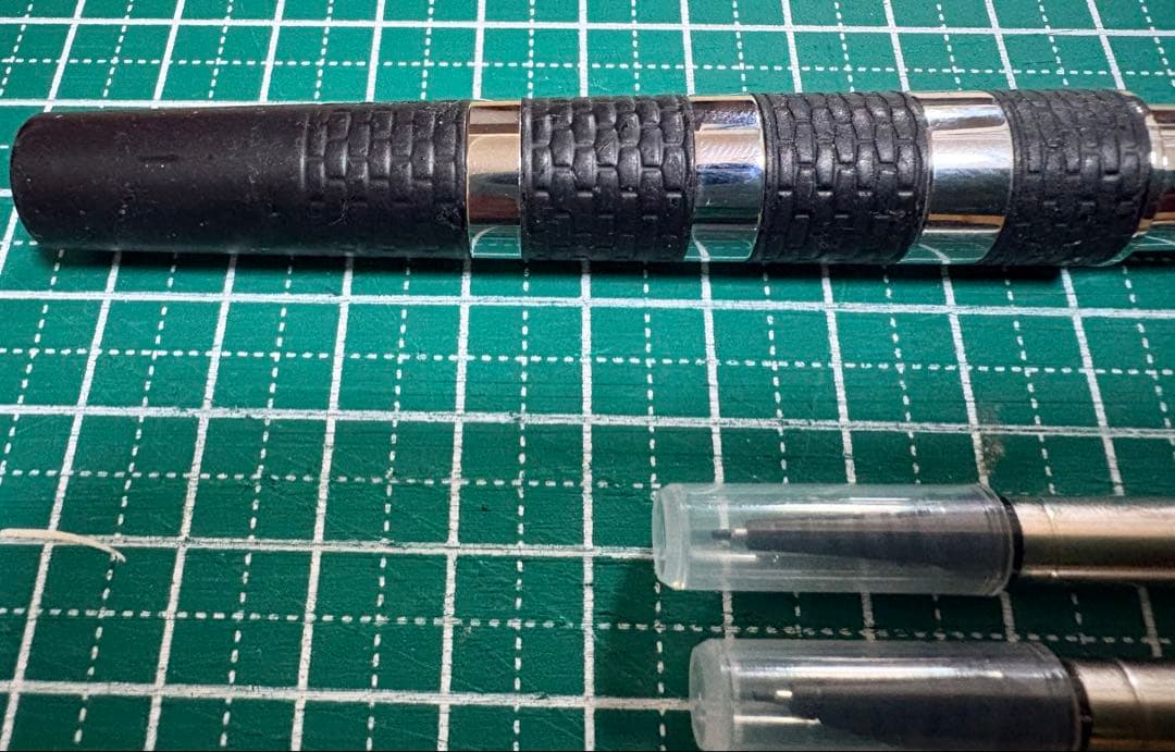 【匿名配送】【入手困難】Parker 5thペン 本体 黒シルバーリング