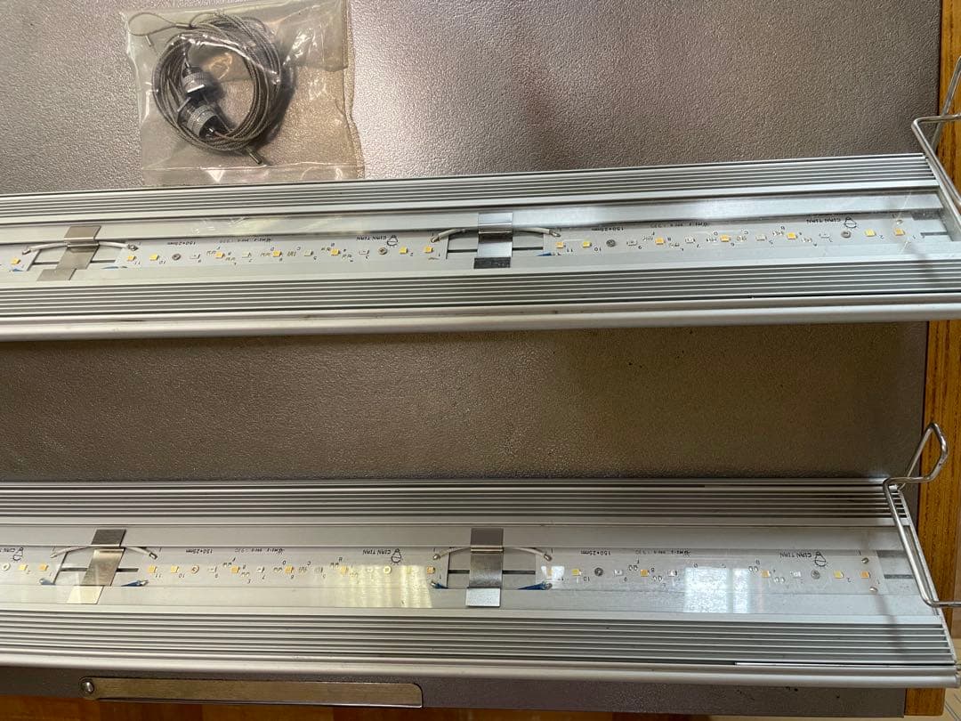 アクロ　トライアングル　グロウ　LEDライト 60cm 用 2本セット