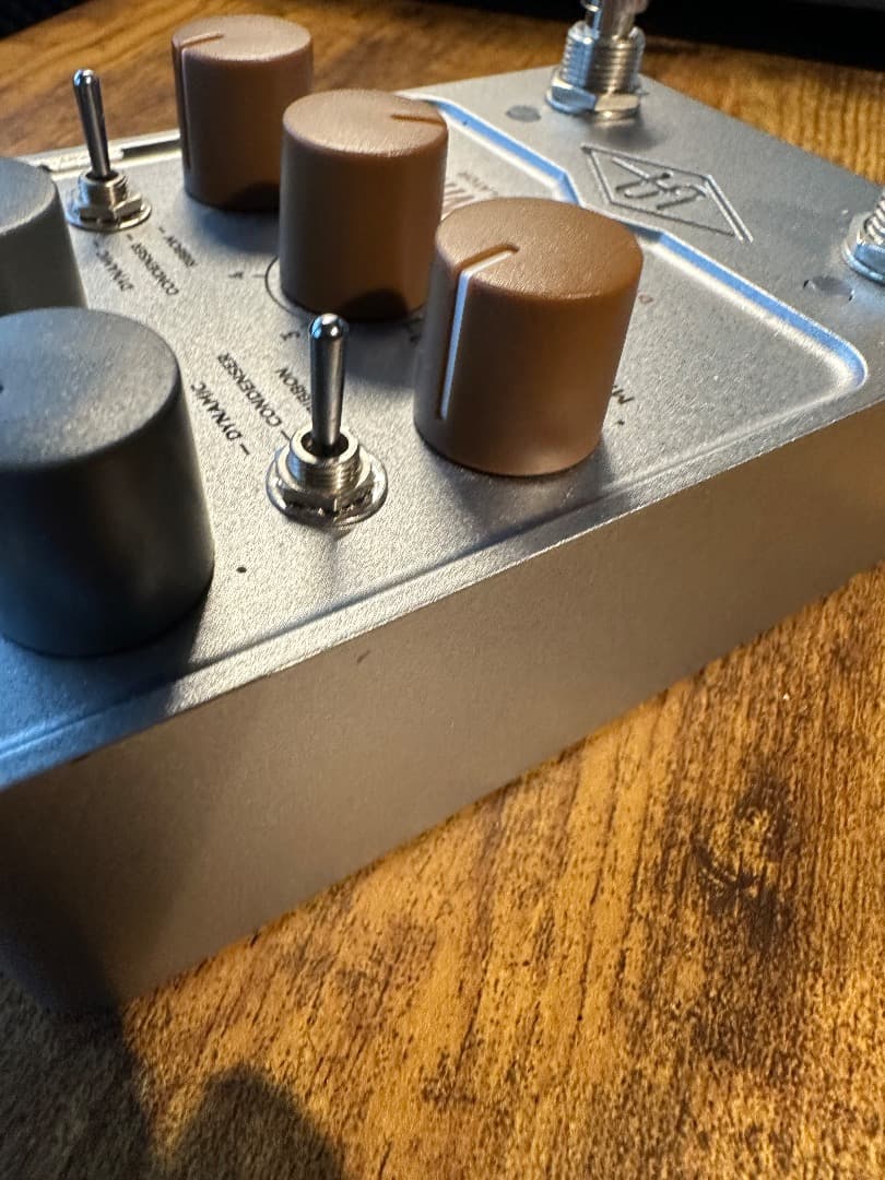 ギター UAFX OX Stomp. Dynamic Speaker Emulator