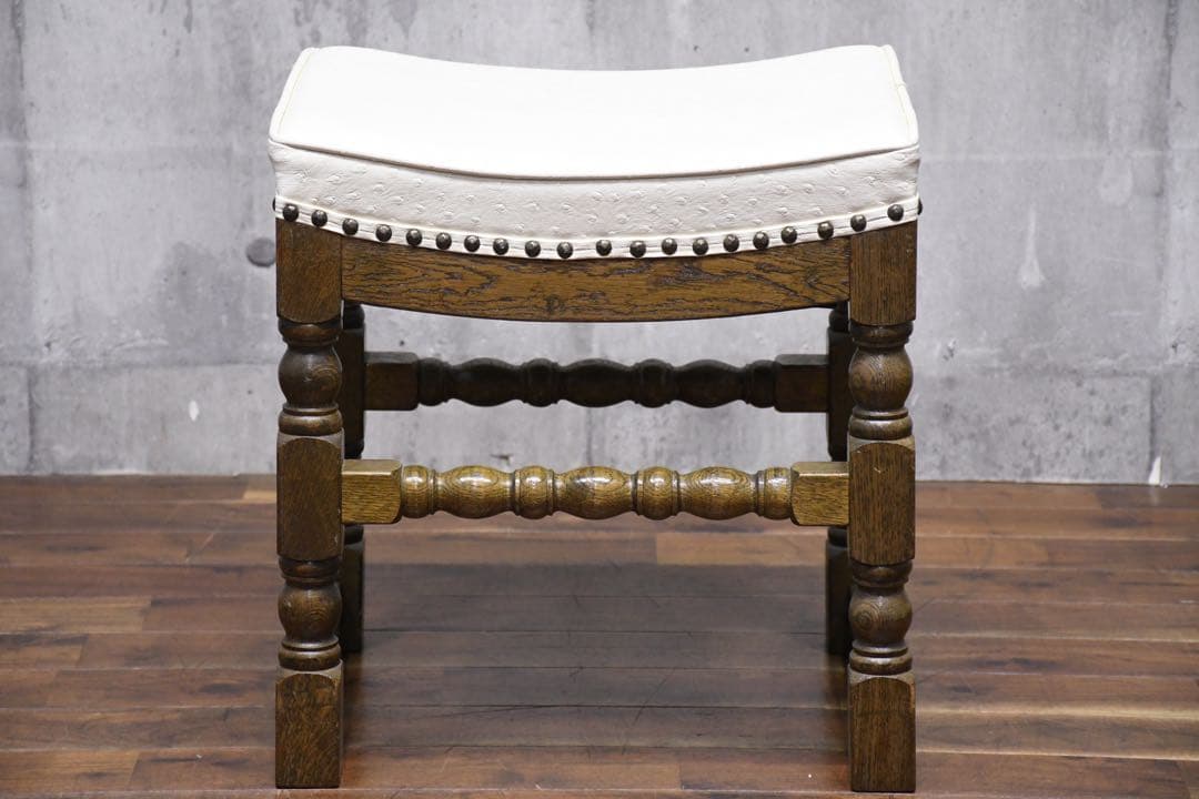 EBK31 アンティーク調 鋲打ち スツール オーストリッチ調型押し 腰掛け