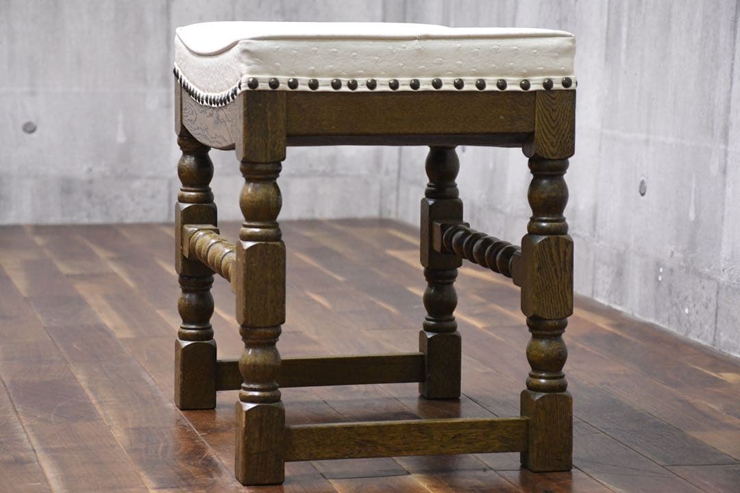 EBK31 アンティーク調 鋲打ち スツール オーストリッチ調型押し 腰掛け