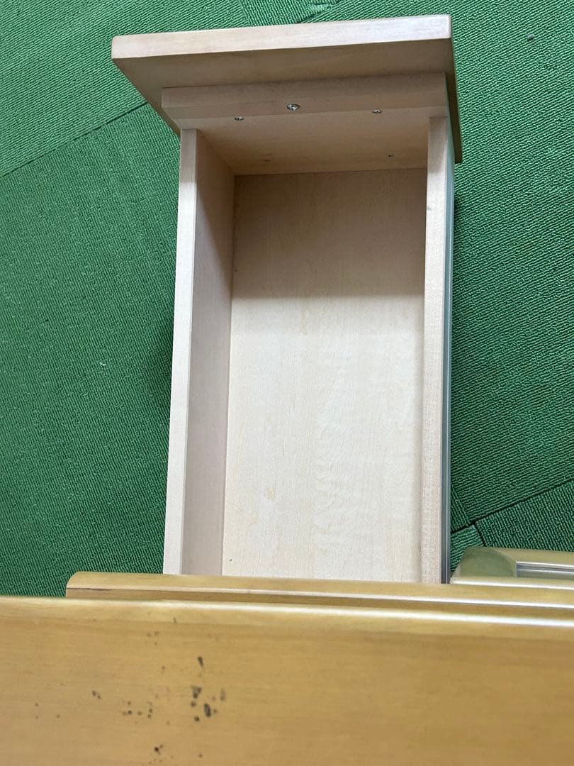 カリモク　テレビ台　テレビボード　キャビネット　木製　ガラス扉　キャスター付き