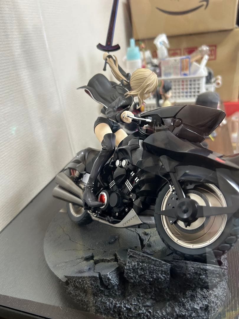 アルトリア・ペンドラゴン〔オルタ〕＆キュイラッシェ・ノワール 1/8 フィギュア