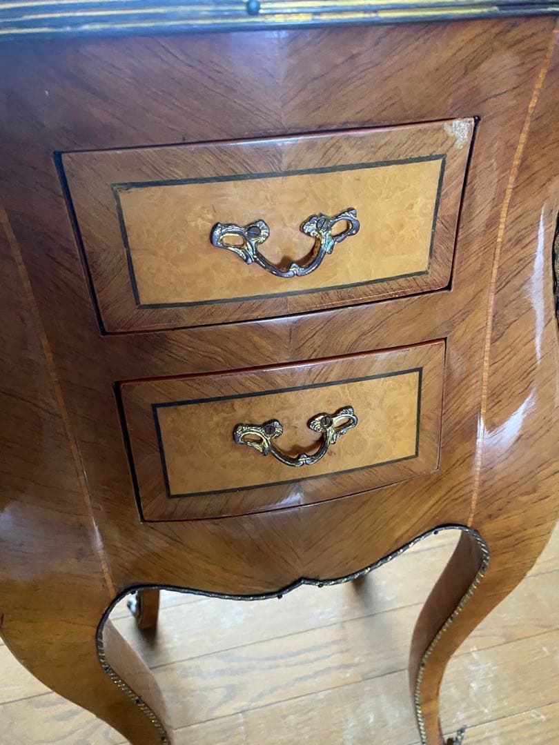 西洋アンティーク　木製サイドテーブル