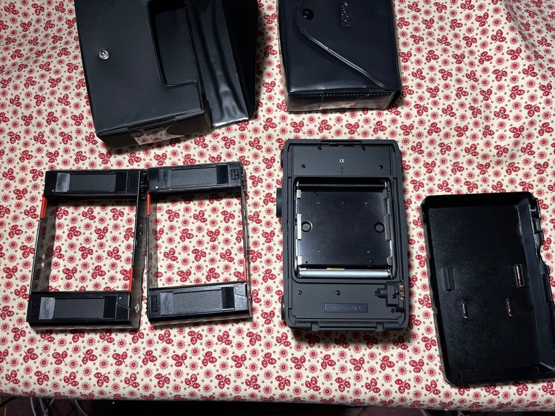 ローライ6000シリーズ用120フィルムマガジンと予備インサート2個