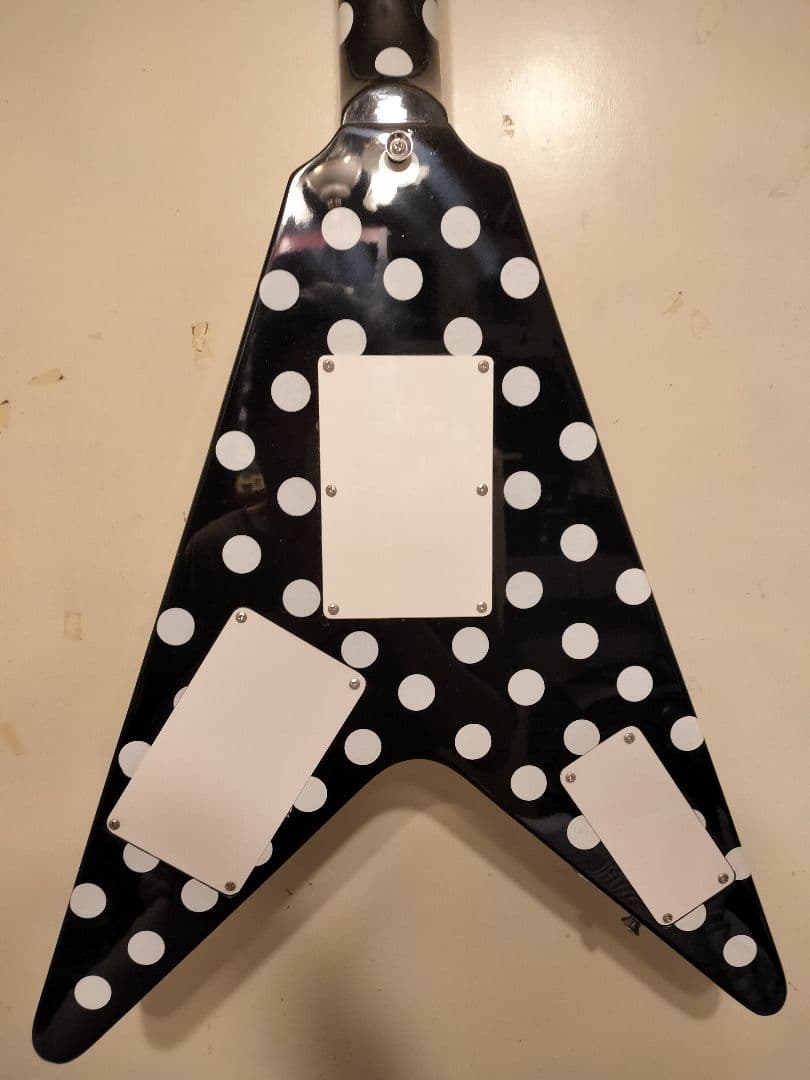 ワダッチ様ランディー・ローズ水玉フライングVレプリカ入手困難品