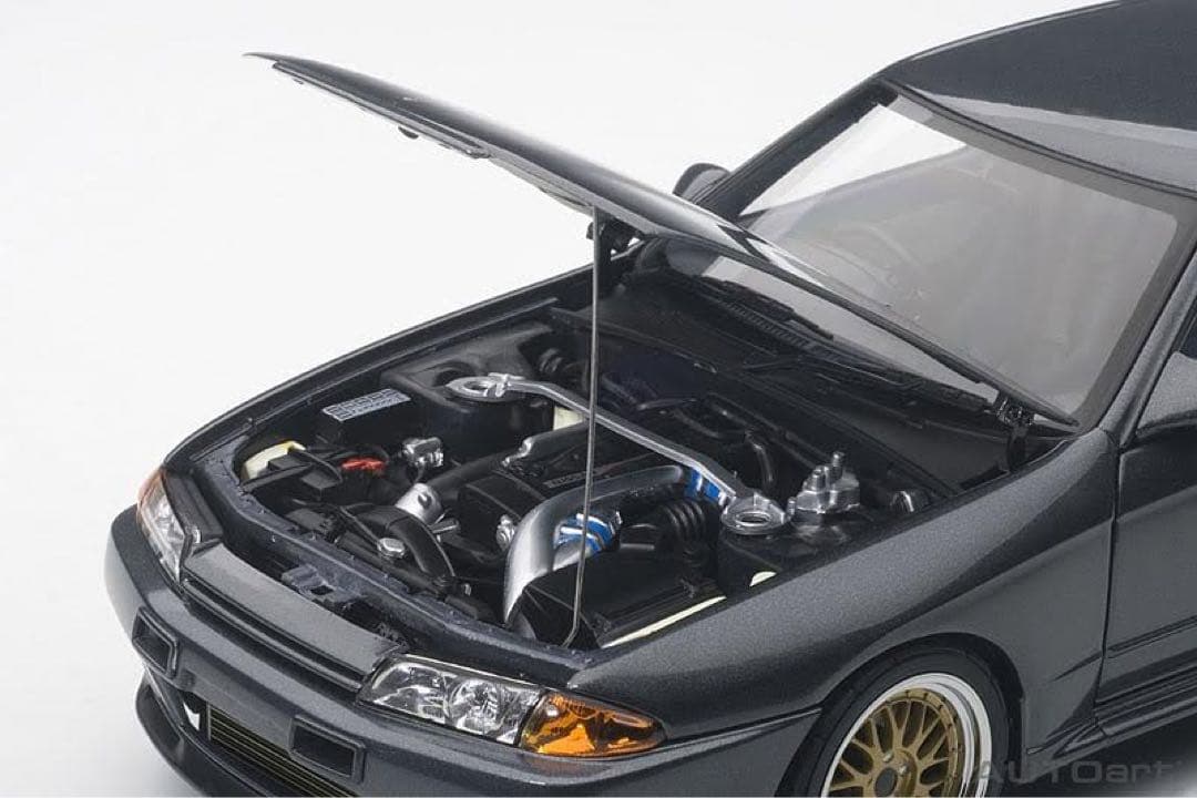 オートアート　日産スカイライン 湾岸ミッドナイト　GT-R R32 Reina
