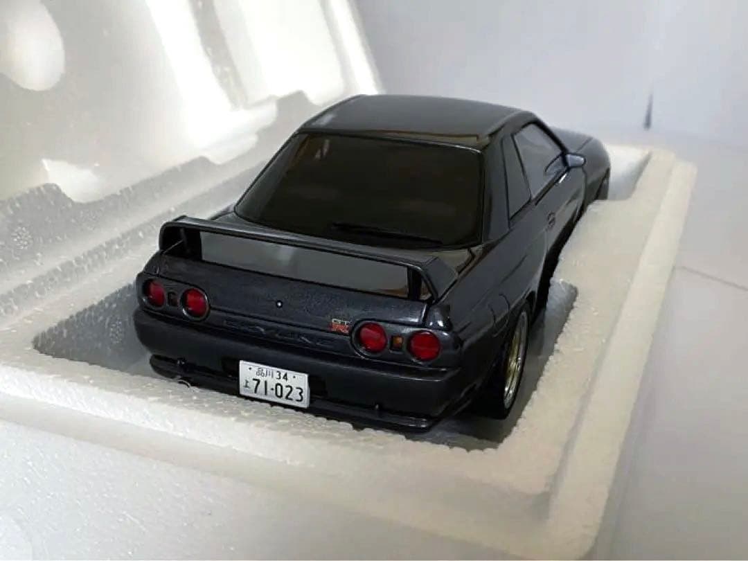 オートアート　日産スカイライン 湾岸ミッドナイト　GT-R R32 Reina