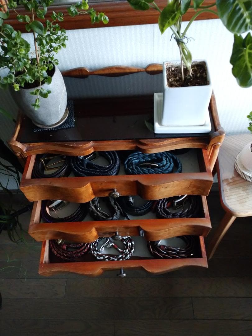 ★イタリアよりクラシカルな最高級の3段チェスト