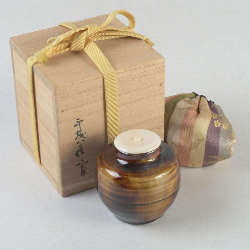 茶道具　瀬戸焼　達郎作　茶入　仕覆付　共箱　V　9689