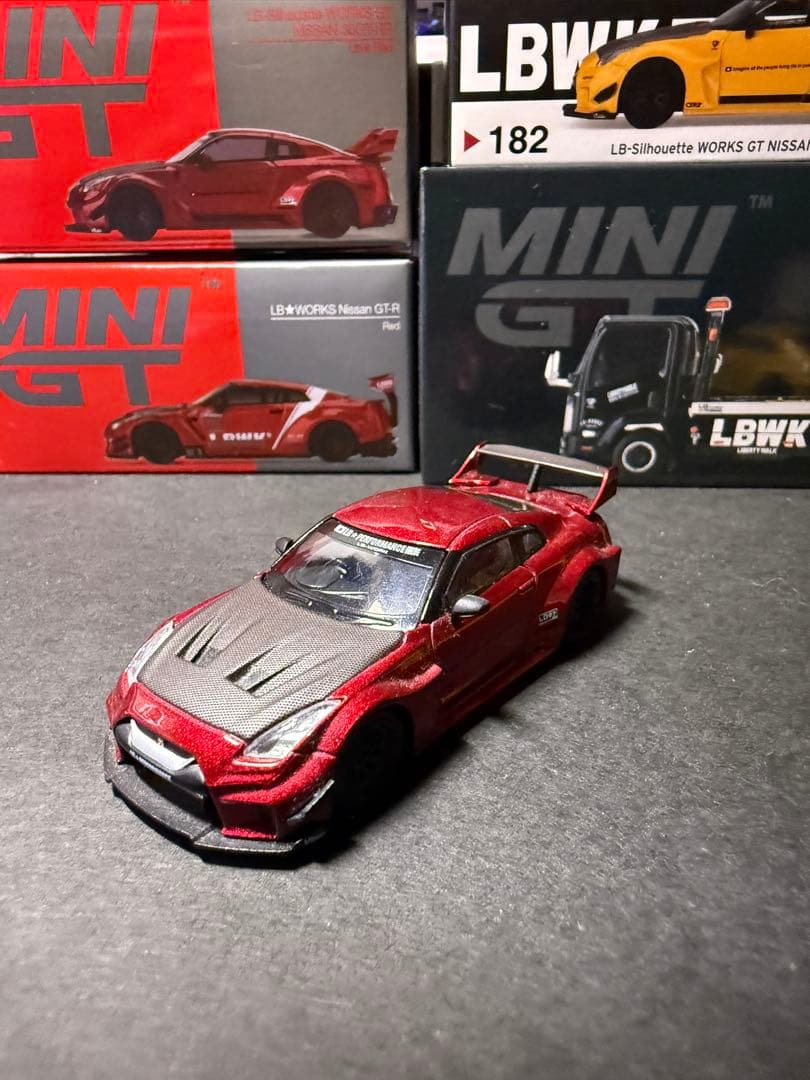 MINI GT LBWK 積載車と3台セット　追加でフィギュア