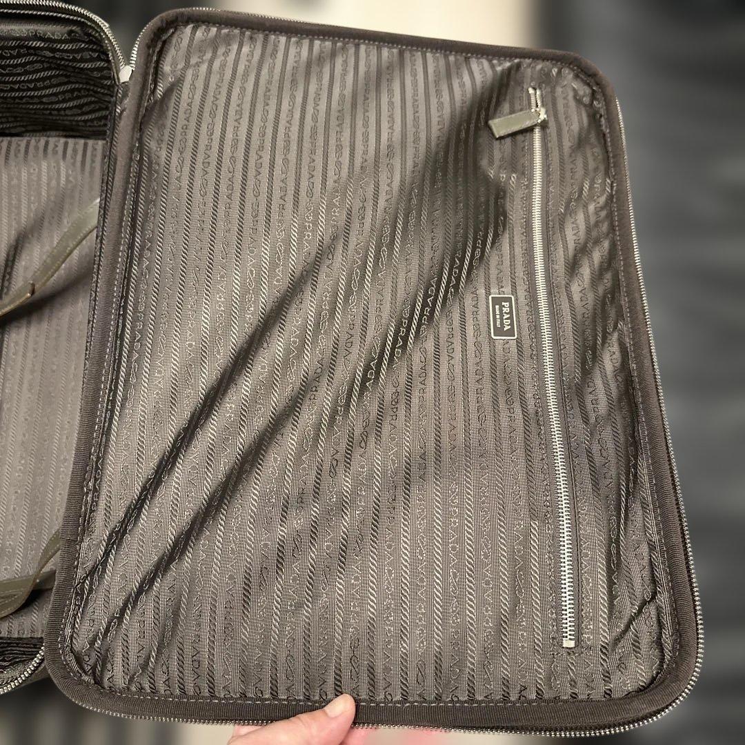 PRADA オリーブグリーン レザーキャリーケース期待持ち込みサイズ