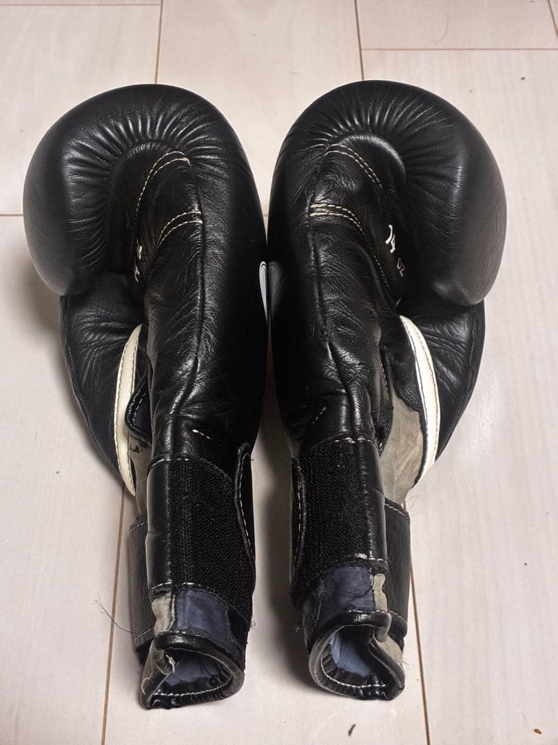 Winning ウイニング ボクシンググローブ 14oz 黒 本革