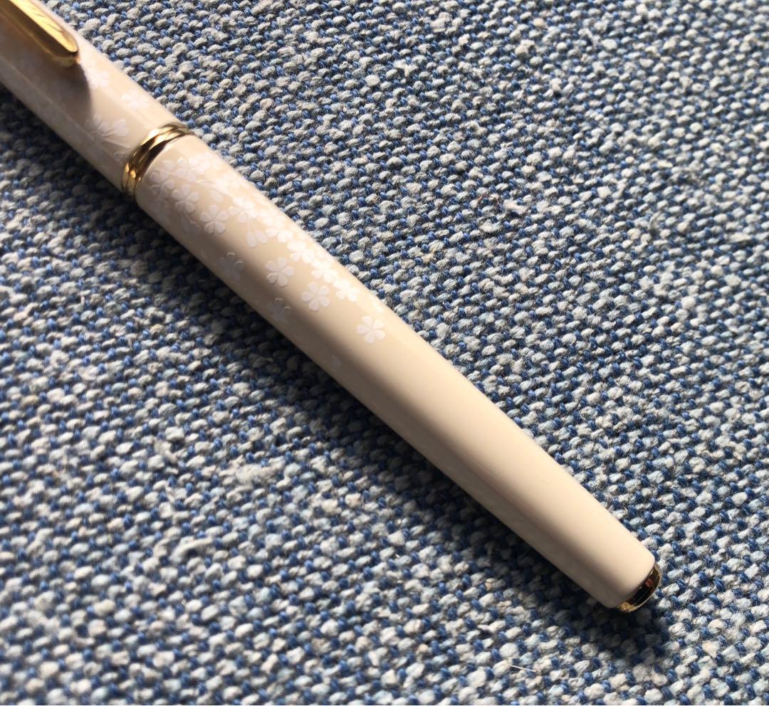 PILOT パイロット 万年筆 レディホワイト 桜 サクラ　中字 M