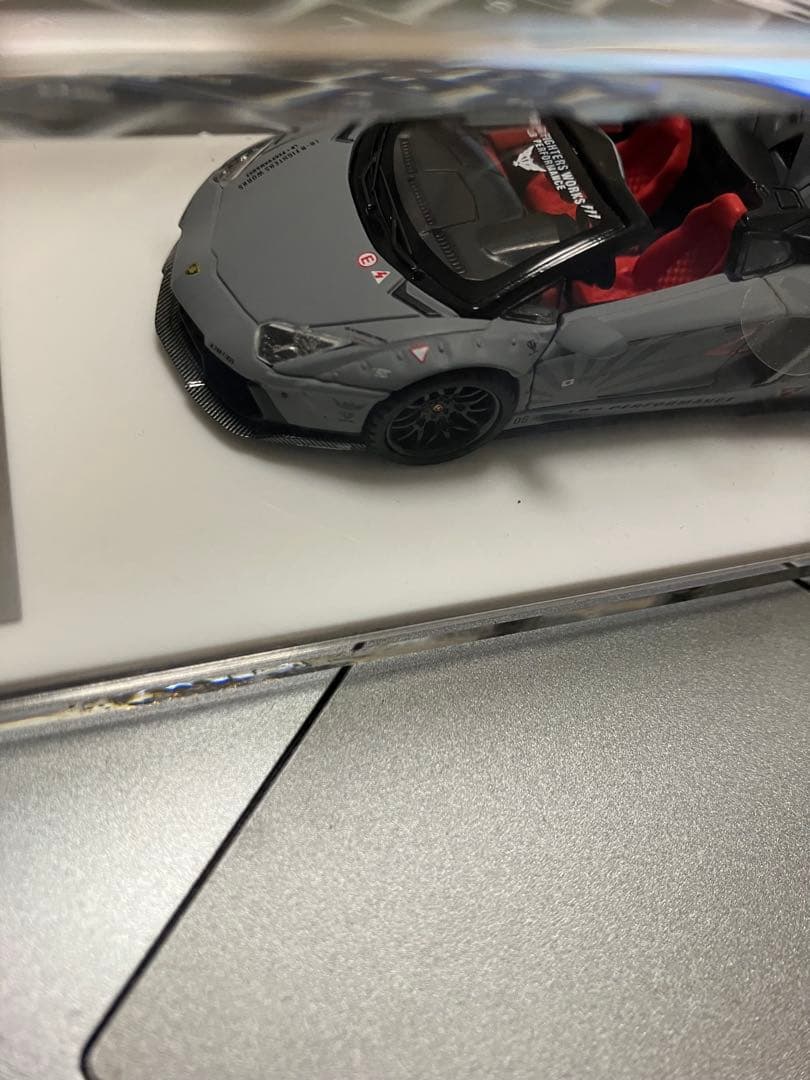 TPC 1/64 LBWK ランボルギーニ　アヴェンタドール　ロードスター