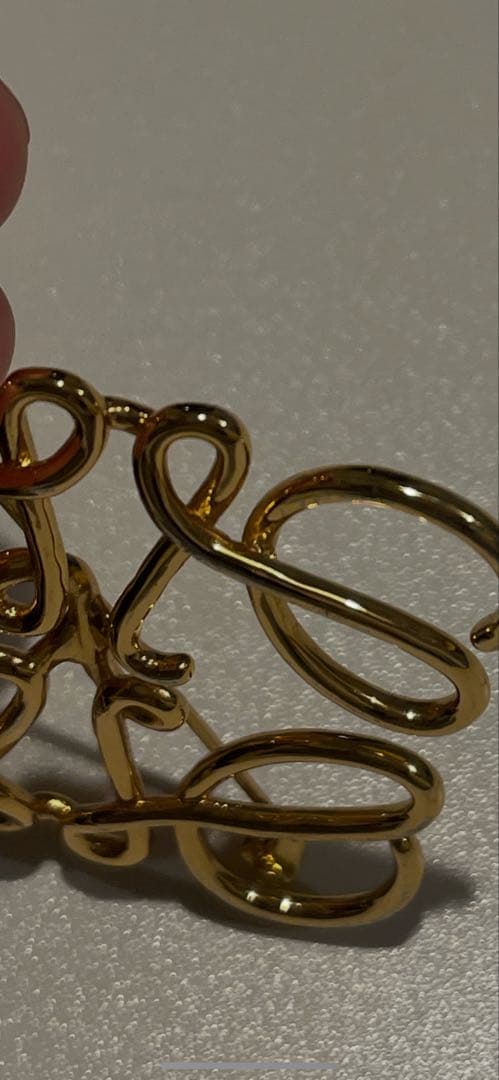 LOEWEロエベ アナグラム ブローチ