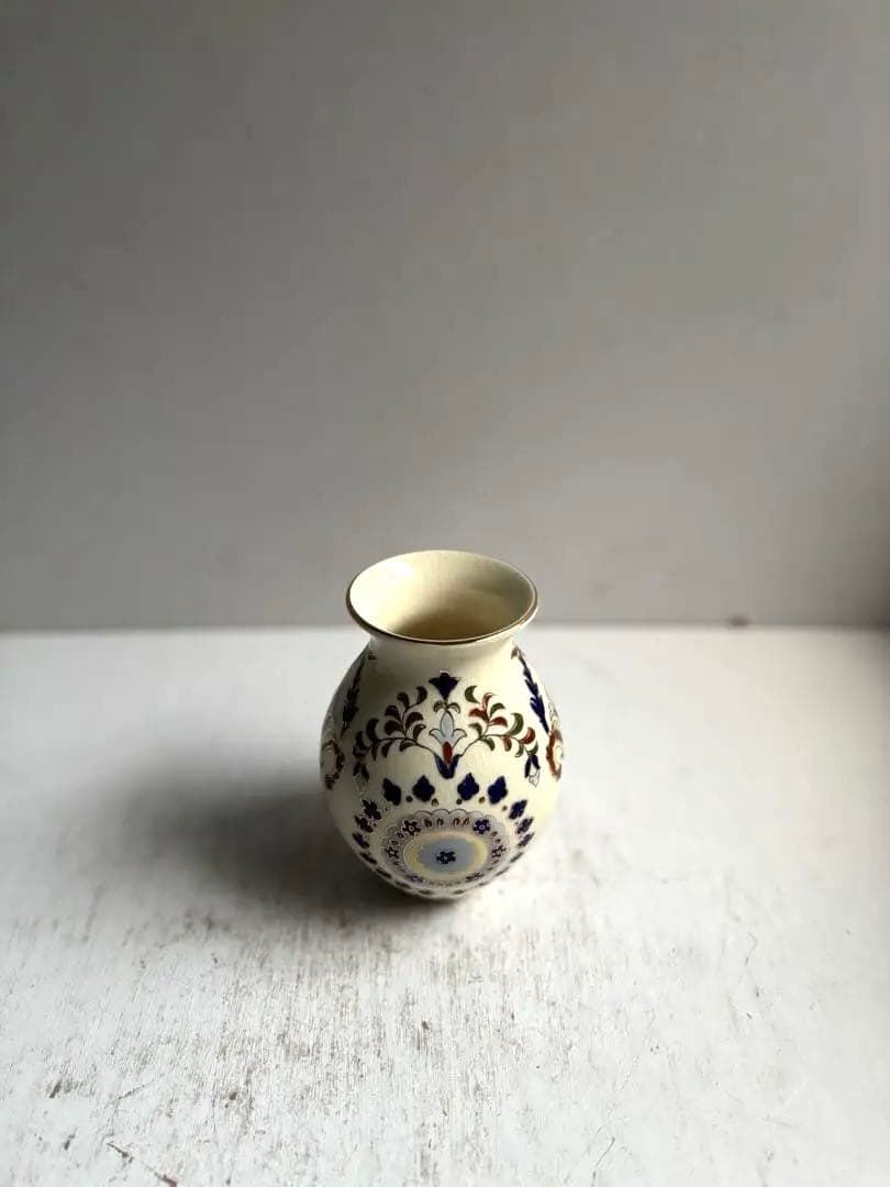 806ヴィンテージ Zsolnay ジョルナイ ハンガリー 美しい花瓶 BASE