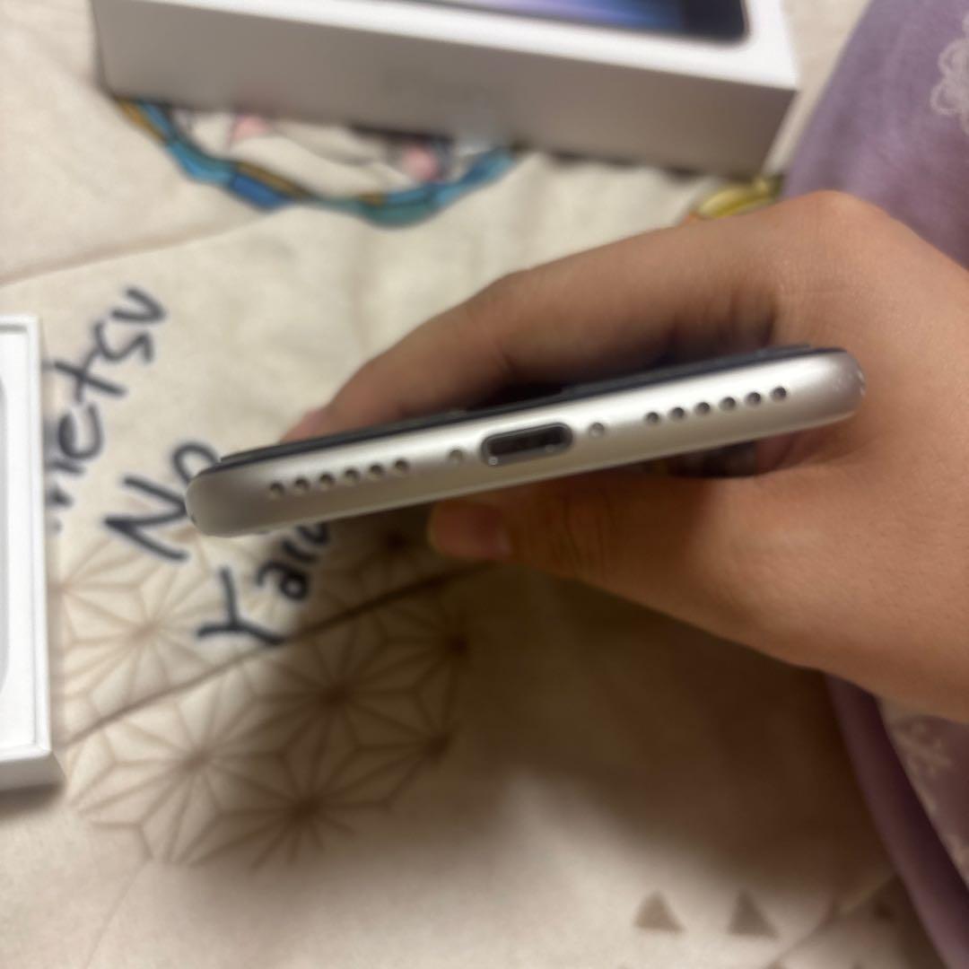 動作確認済みiPhone SE 第3世代 64GB SIMフリー 付属品完備美品