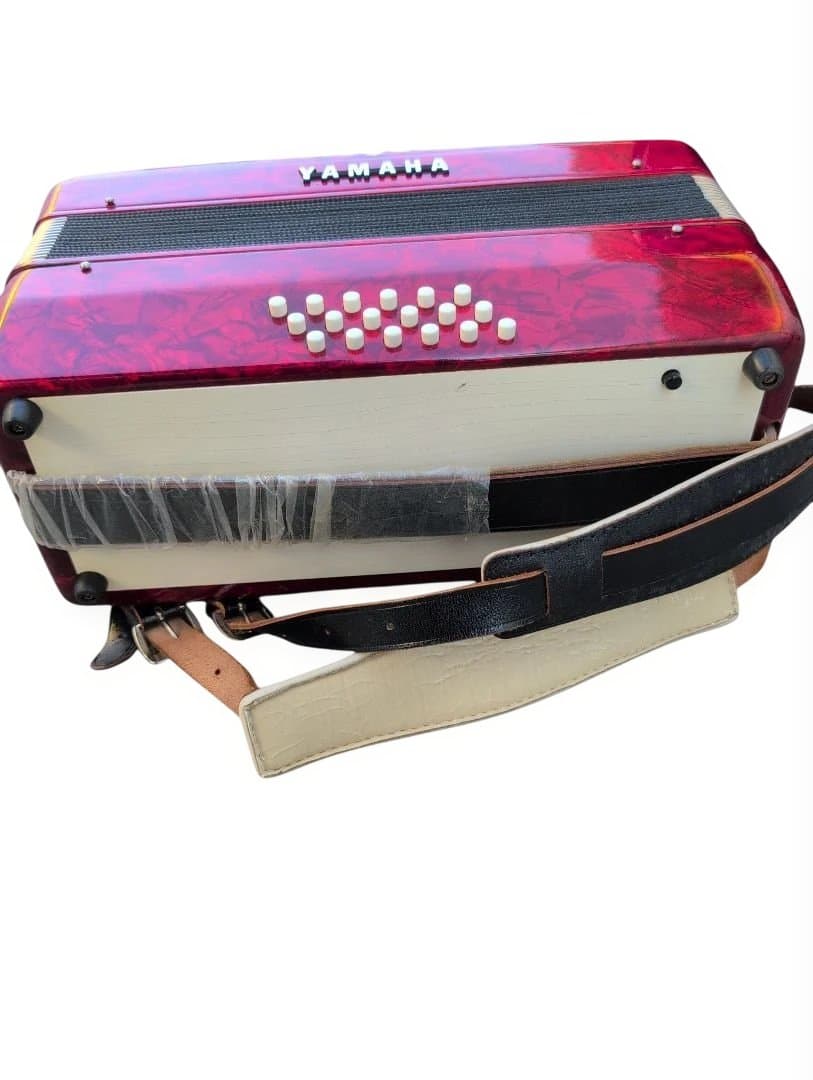 YAMAHA ヤマハ 鍵盤楽器 アコーディオン レッド　ソフトケース