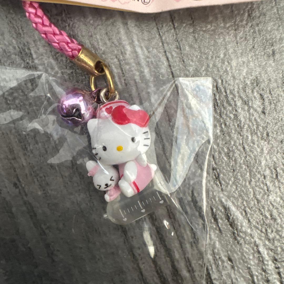 ハローキティ　ご当地　メディカルバージョン　注射　ストラップ　根付け