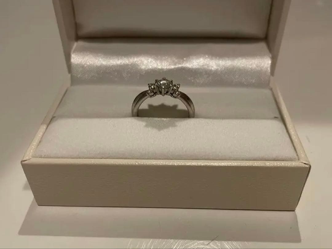 YAYOI ダイヤリング 0.32ct Pt900 プラチナ 高級感あるデザイン