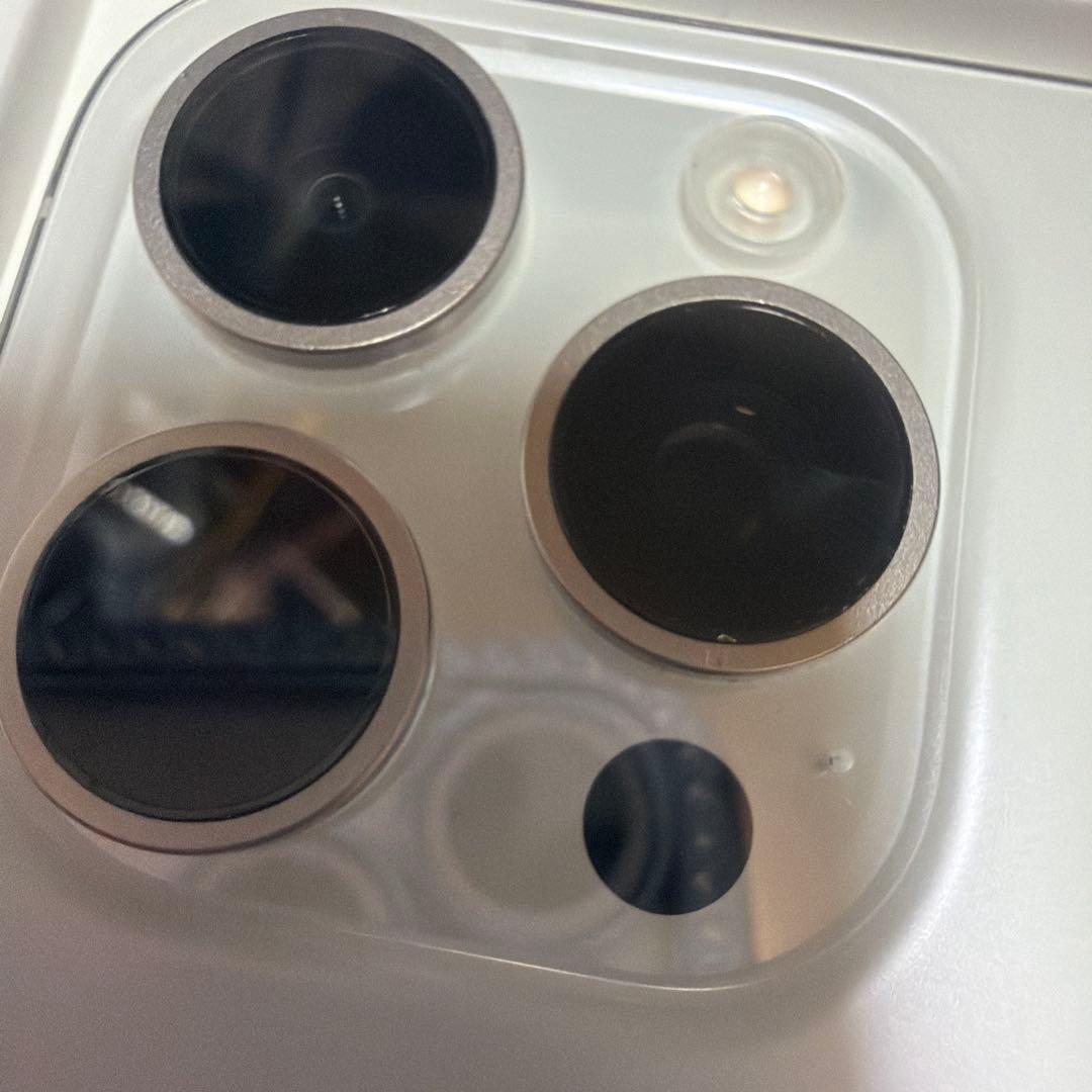 Apple iPhone 15 Pro Max 1TBシルバー 本体 Simフリ