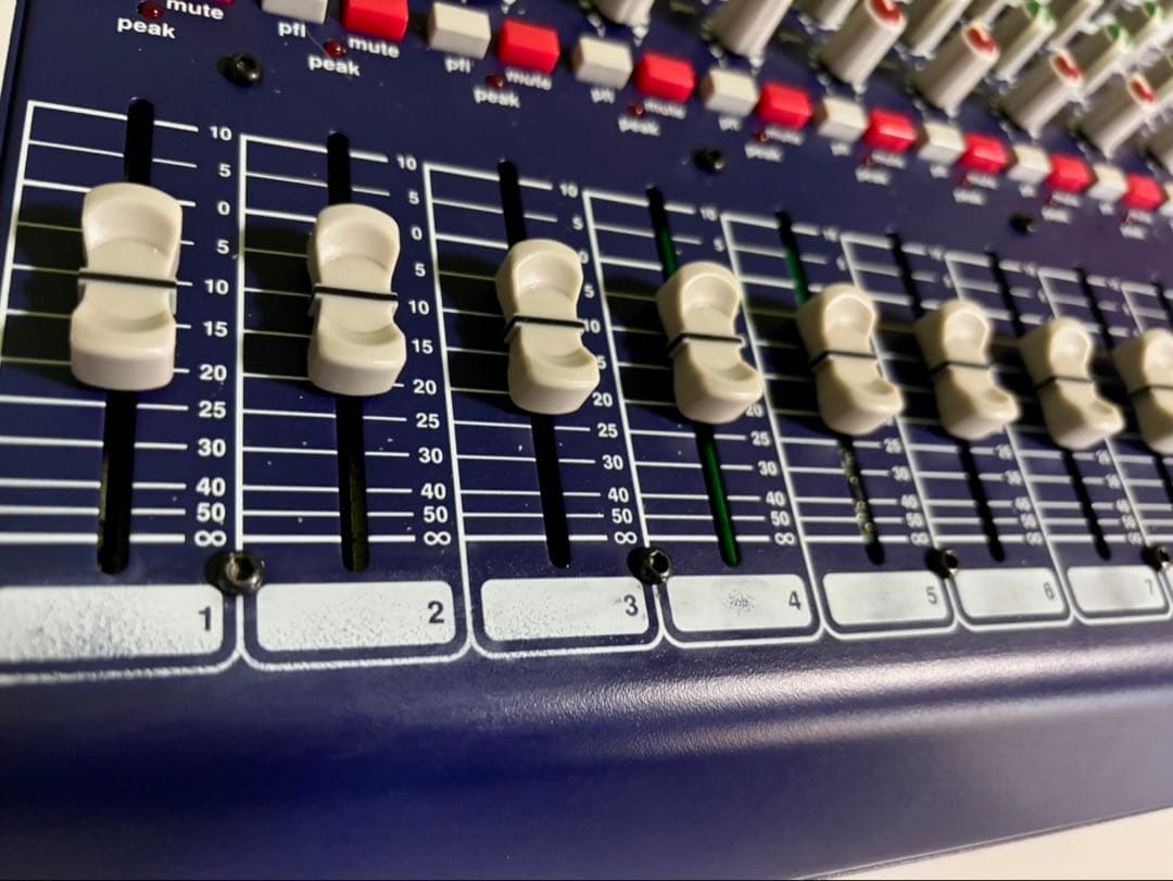 MIDAS DM12 アナログミキサー