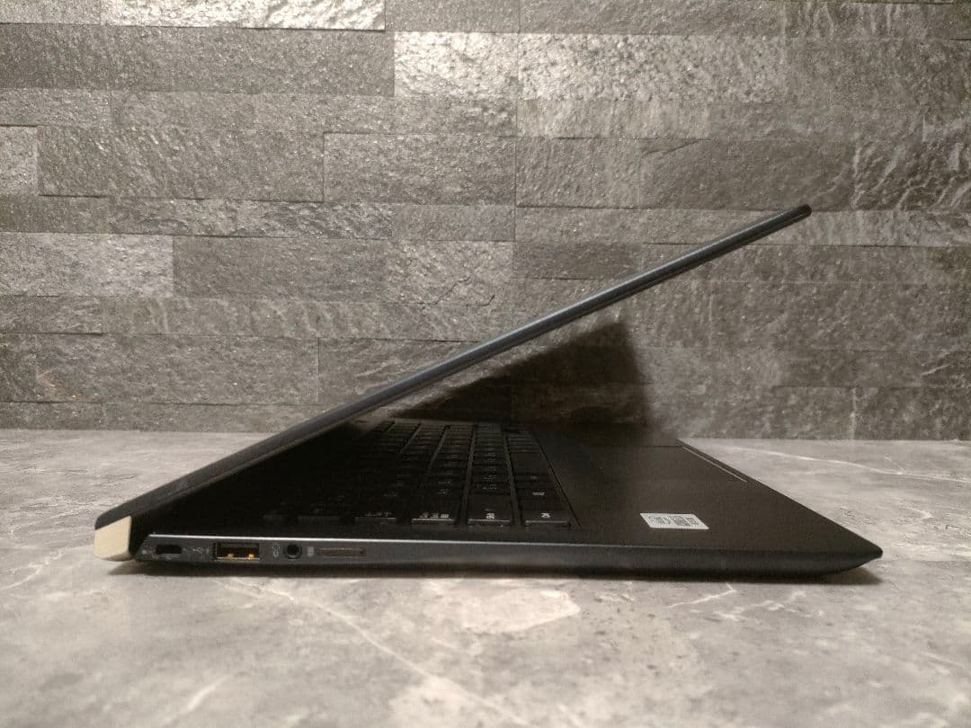 美品 dynabook corei5 第10世代 メモリ16 新品NVMeSSD