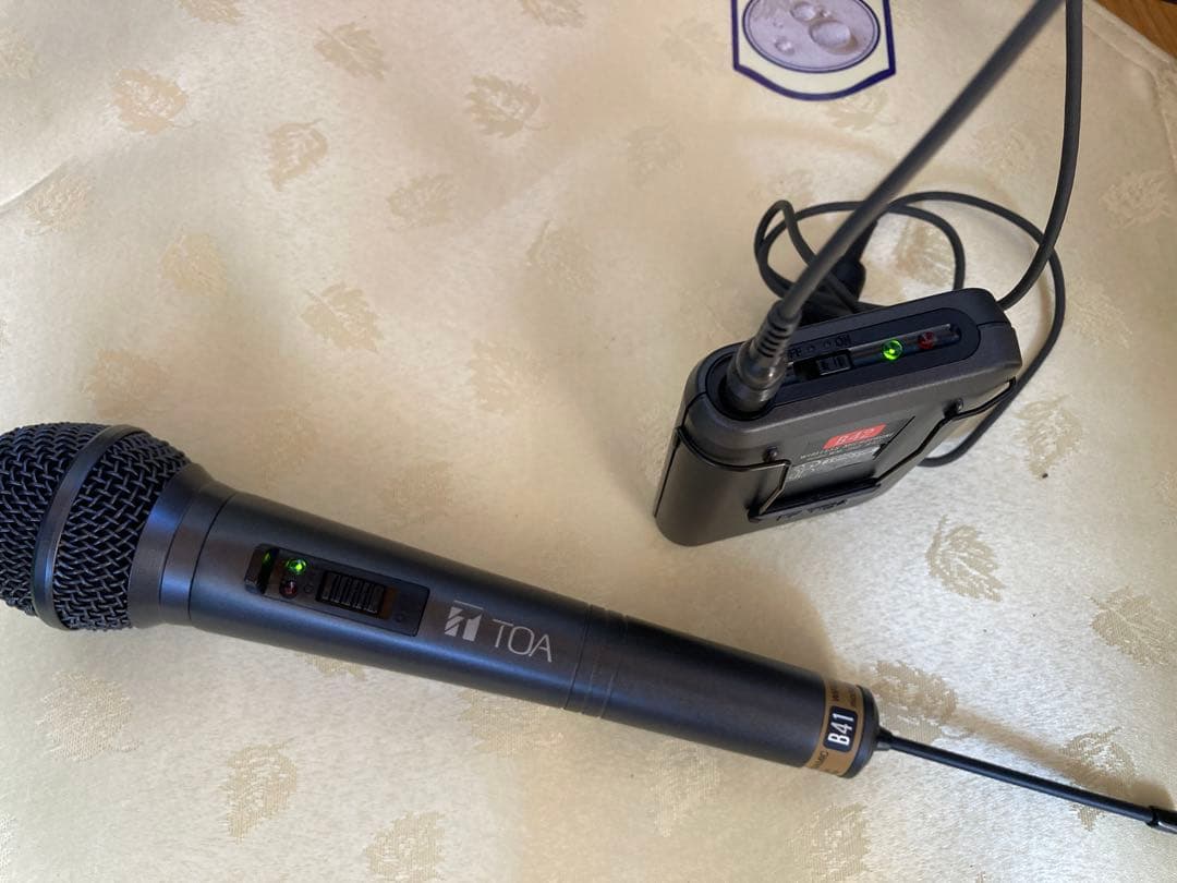 TDA B42 ワイヤレスマイクシステム