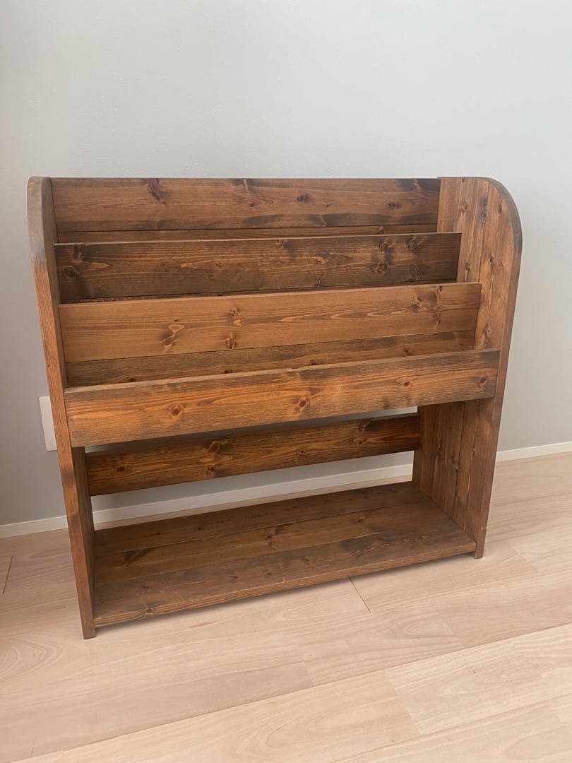 【送料込】無垢材の絵本棚　ハンドメイド作家作品