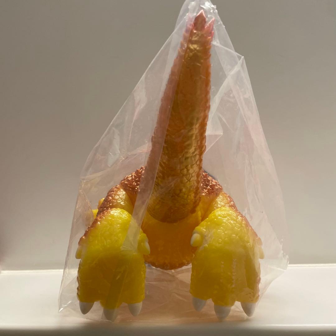 メディコムトイ いにしえの 黄金竜王 ゴルドラア 安楽安作 ソフビ フィギュア