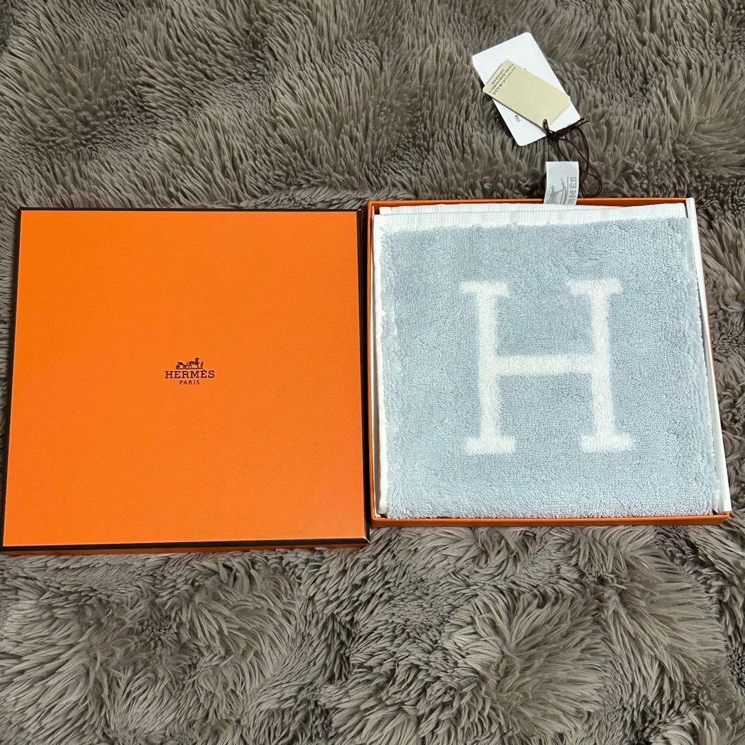HERMES ハンドタオル　水色
