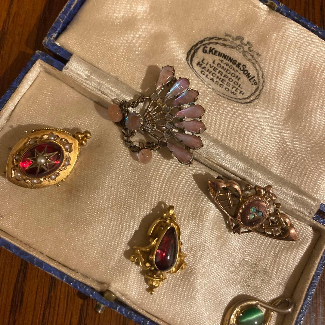 ガーネットウォッチピン　アンティーク