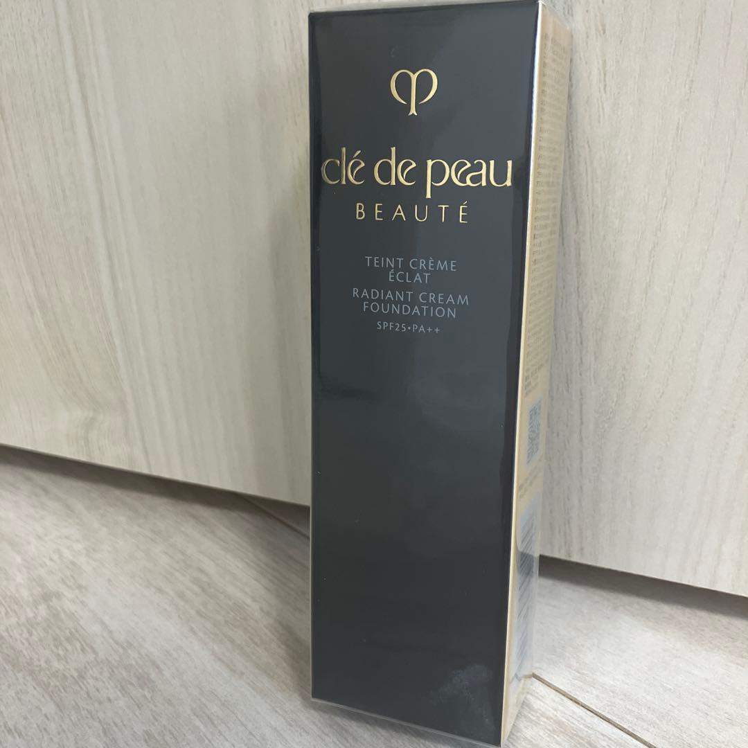 クレ・ド・ポーボーテ タンクレームエクラn オークル10