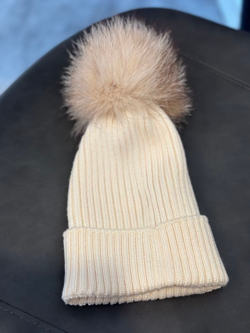 MONCLER アイボリー キッズニット帽 ファー付きポンポン