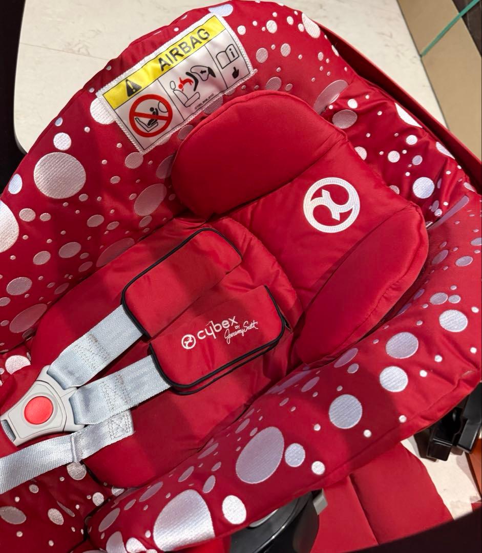 Cybex 赤いドット　チャイルドシート　クラウドZ i-size