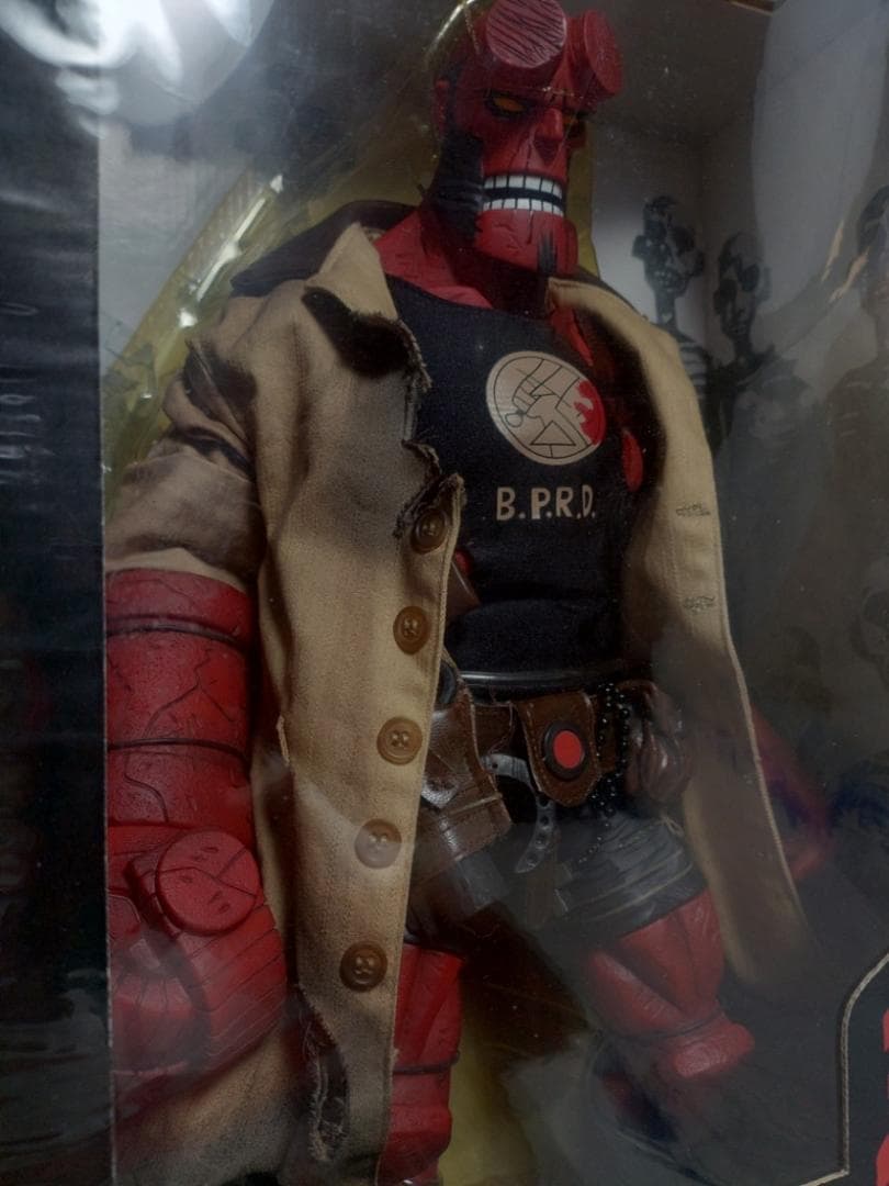 ■ヘルボーイ HELLBOY【18inch 大型フィギュア ダメージ版】未開封品