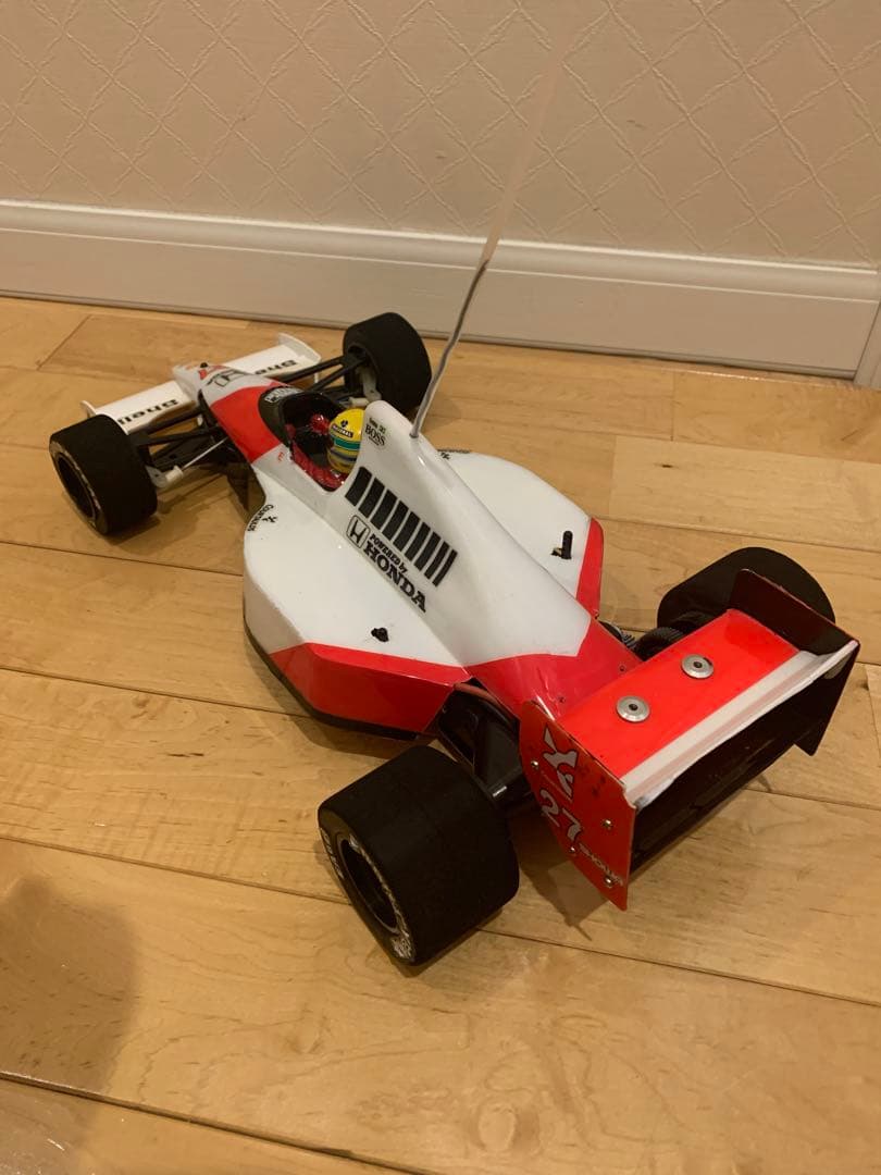 タミヤ　1/10ラジコン　マクラーレンホンダMP4/5B マールボロ