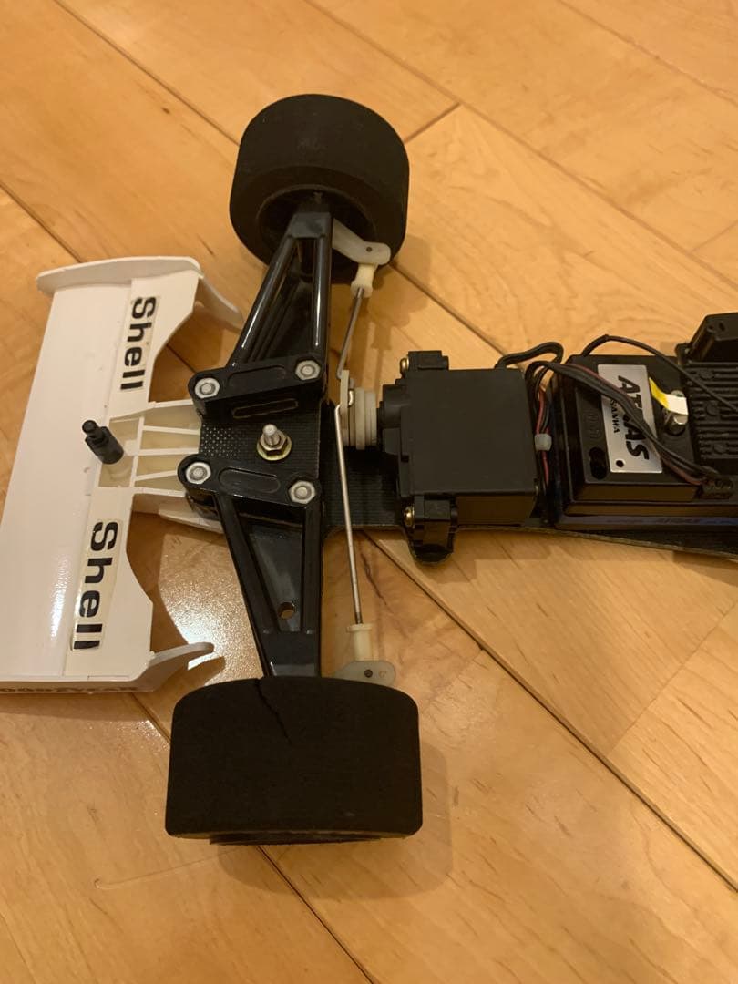 タミヤ　1/10ラジコン　マクラーレンホンダMP4/5B マールボロ