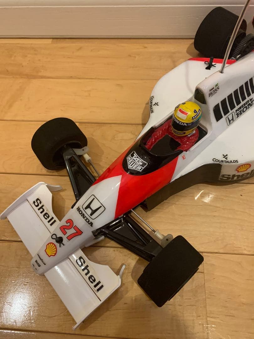 タミヤ　1/10ラジコン　マクラーレンホンダMP4/5B マールボロ