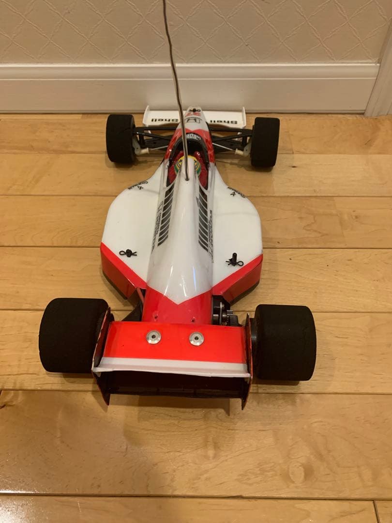 タミヤ　1/10ラジコン　マクラーレンホンダMP4/5B マールボロ