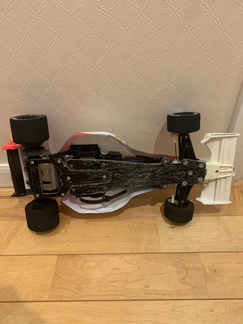 タミヤ　1/10ラジコン　マクラーレンホンダMP4/5B マールボロ