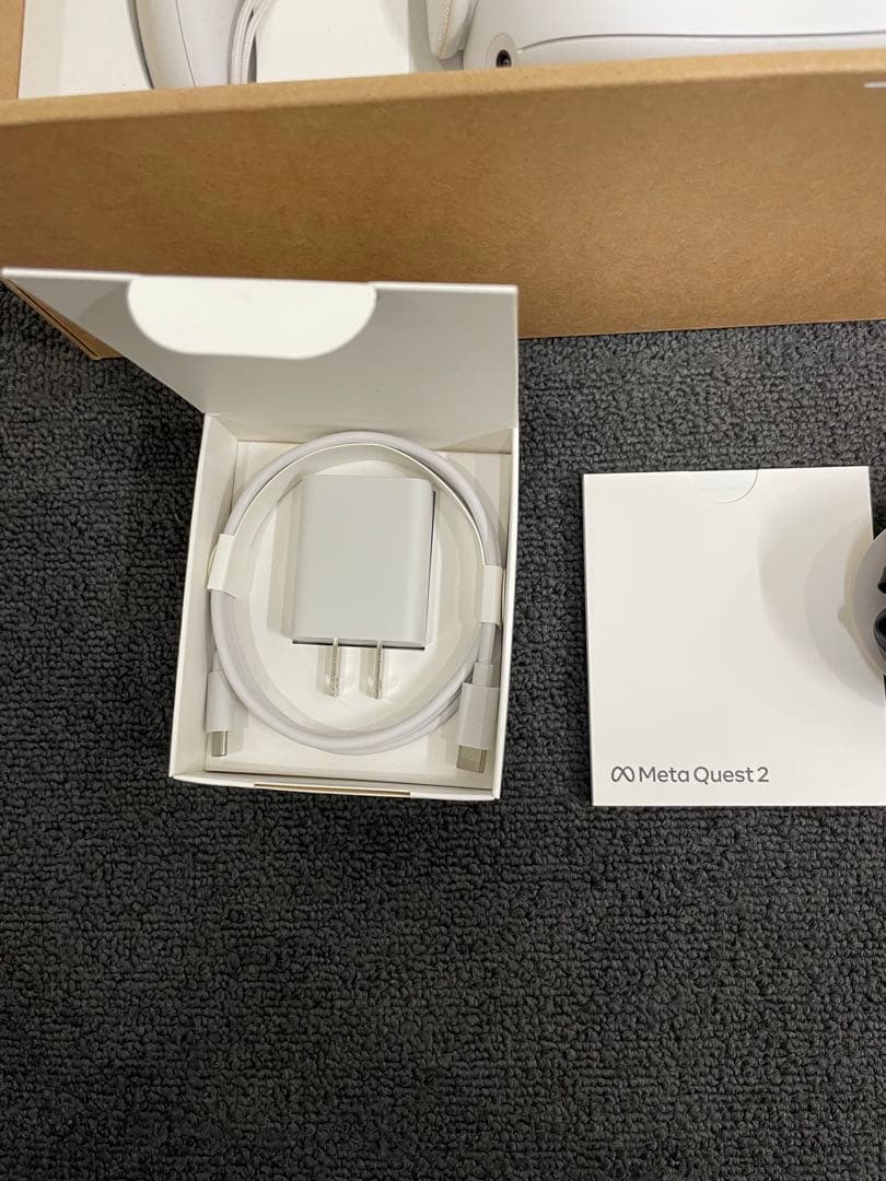 quest2 128GB ヘッドセット ホワイト コントローラー2個付き