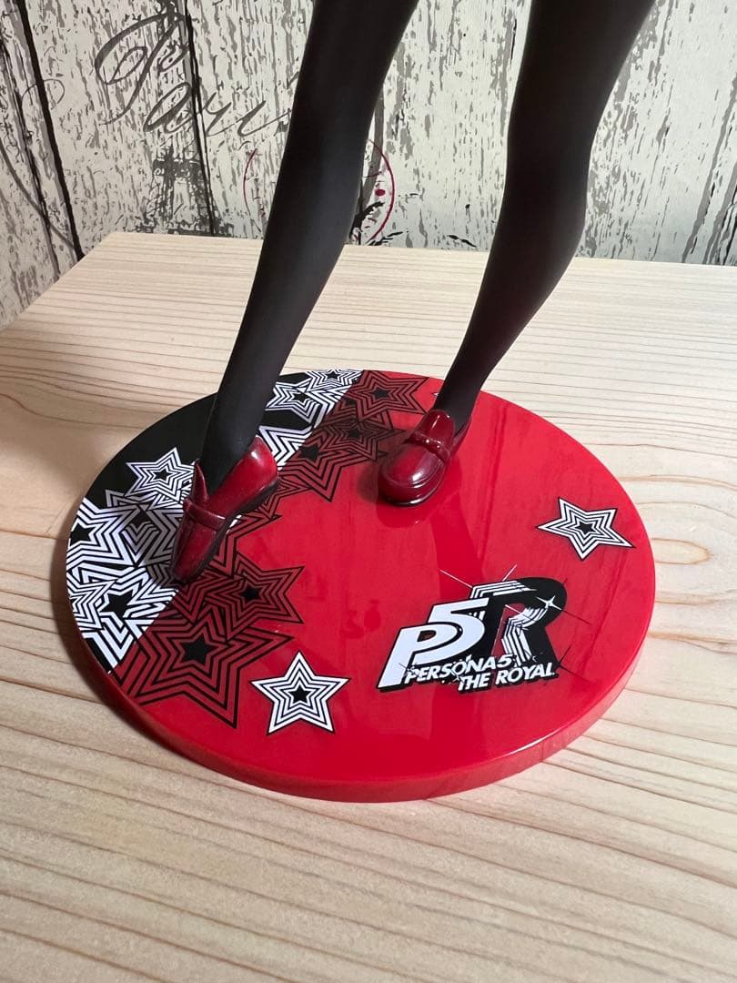 ペルソナ5　ザ・ロイヤル　1/7スケールフィギュア　芳澤かすみ