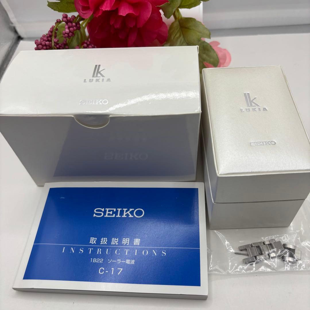 稼働品☆電波ソーラー☆箱付　SEIKOセイコールキア　トノー型　レディース腕時計