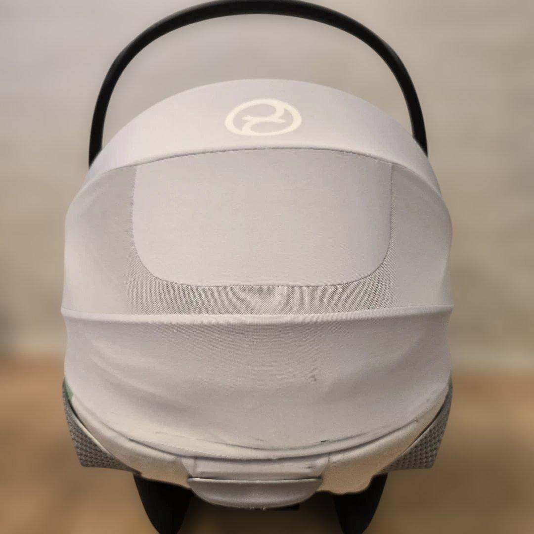 サイベックス　クラウド T i-Size/プラチナムホワイトプラス　と　ベースT